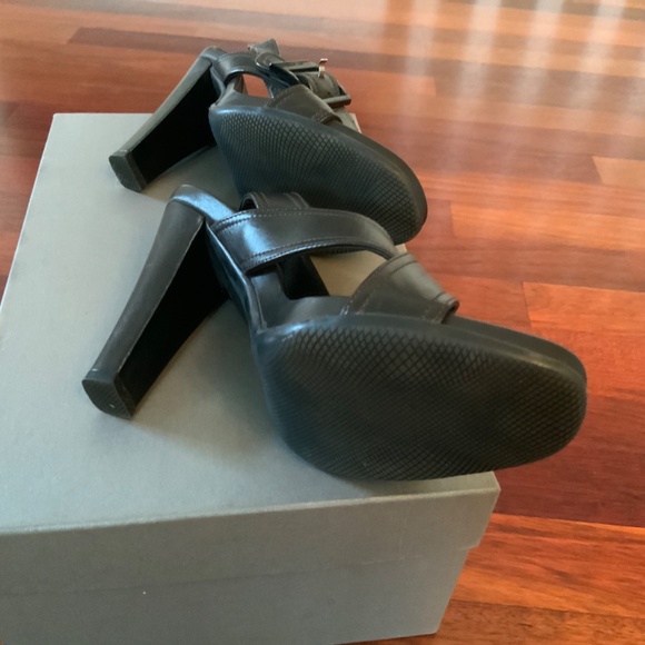 Prada Shoe - Picture 4 of 5